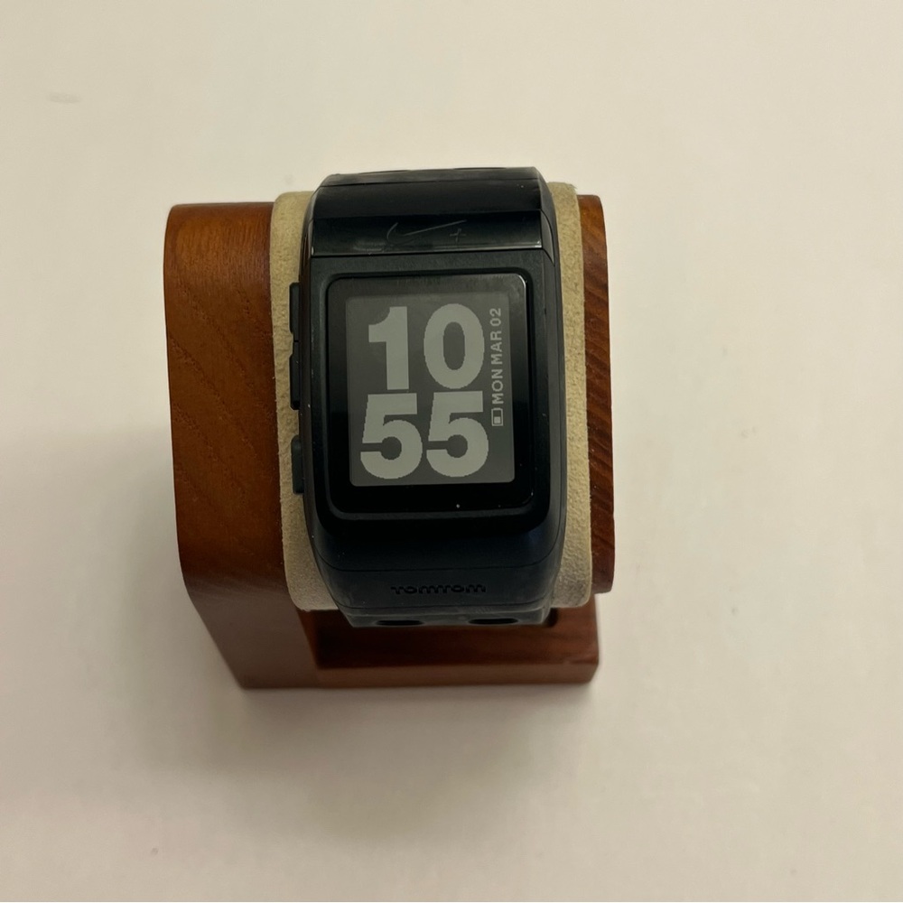 Nike Sport Plus Tom Tom, Tested,‎ Smart Watch  Black Rechargeable